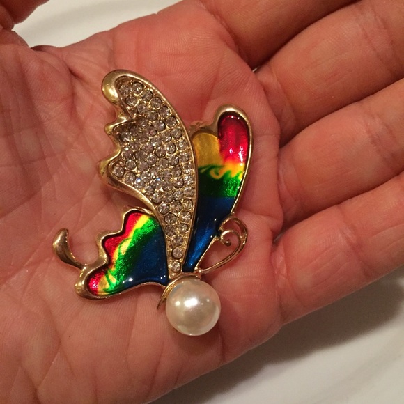 🌈 🦋 Pretty rainbow butterfly faux pearl pin - Picture 5 of 5